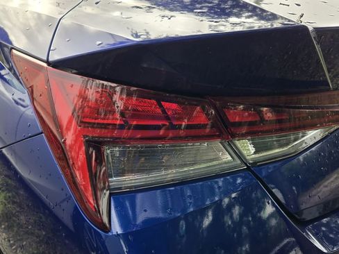 Used 2023 Hyundai Elantra Limited w/ Cargo Package image 7