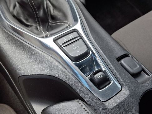 Used 2017 Chevrolet Camaro LT RWD image 17