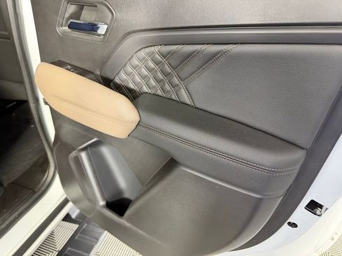 Used 2023 GMC Canyon Denali image 30