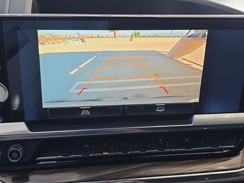 Used 2023 Chevrolet Silverado 1500 LT image 15