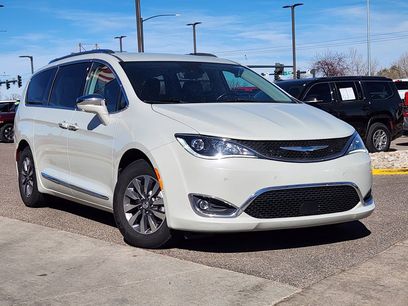 Used 2020 Chrysler Pacifica Limited w/ Advanced Safetytec Group