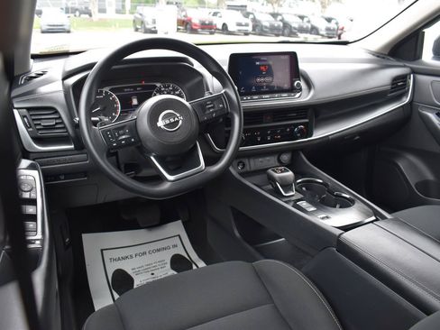 Used 2024 Nissan Rogue S FWD image 25