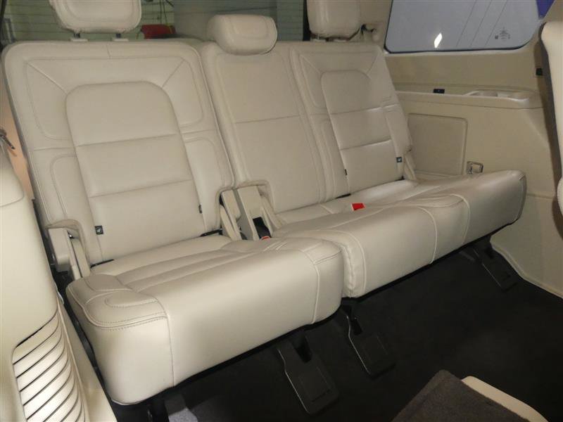 Used 2018 Lincoln Navigator Reserve w/ Technology Package AWD/4WD image 28