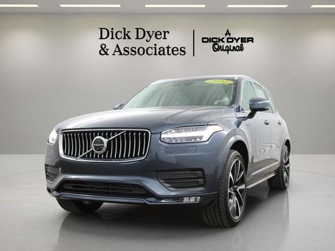 Used 2022 Volvo XC90 T6 Momentum w/ Advanced Package AWD/4WD image 5