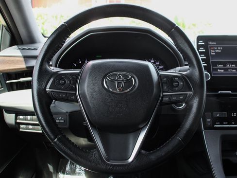 Used 2019 Toyota Avalon XLE image 19