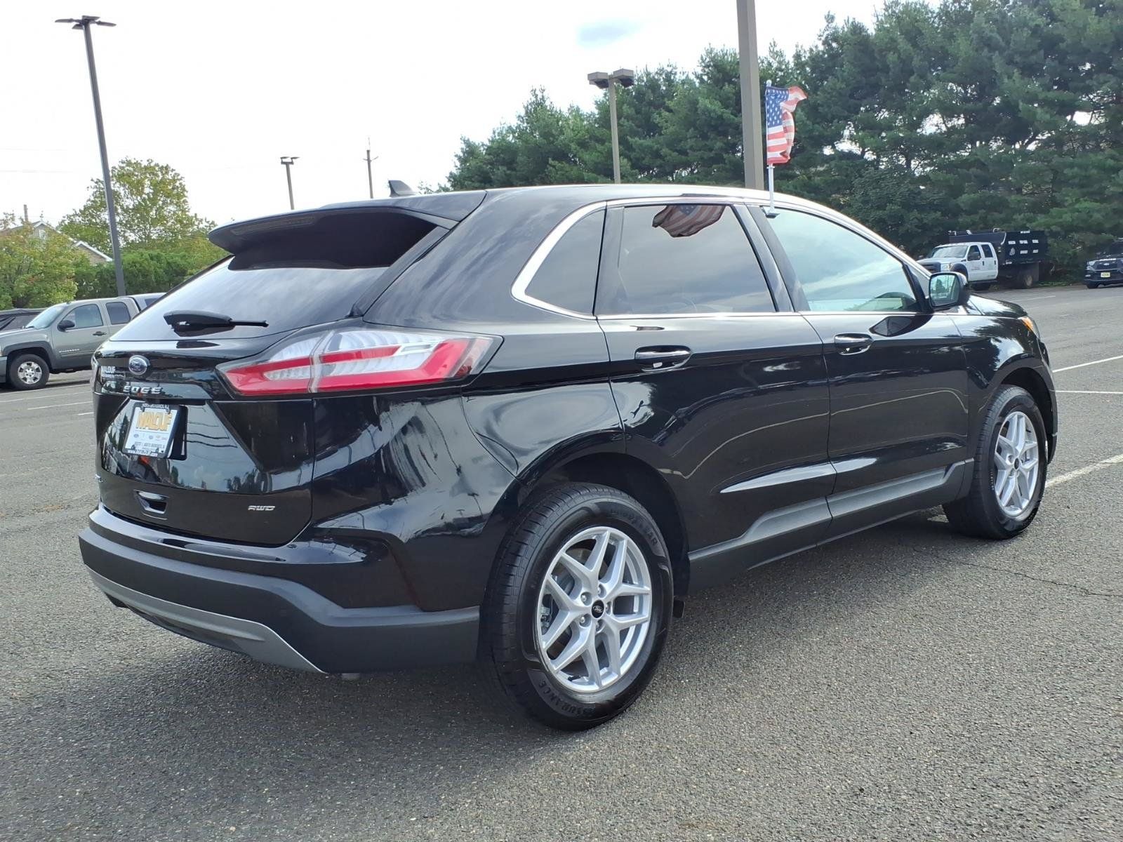 Used 2024 Ford Edge SEL AWD/4WD image 6