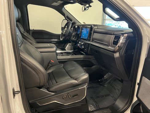 Used 2025 Ford F350 Platinum w/ FX4 Off-Road Package AWD/4WD image 37