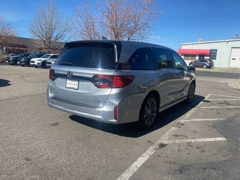 New 2026 Honda Odyssey Touring image 5