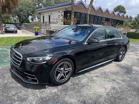 Used 2024 Mercedes-Benz S 580 4MATIC Sedan image 2