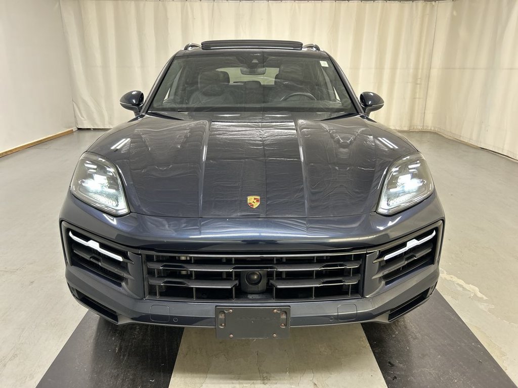 Certified 2024 Porsche Cayenne AWD/4WD image 3