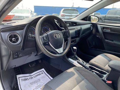 Used 2018 Toyota Corolla LE FWD image 8