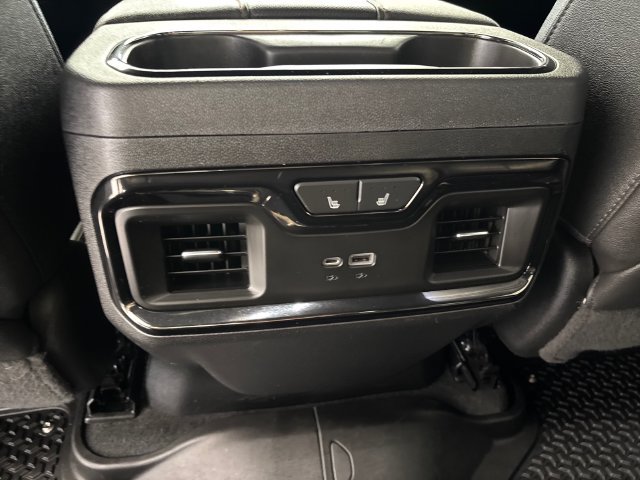 Used 2022 GMC Sierra 1500 AT4 w/ AT4 Premium Package AWD/4WD image 21