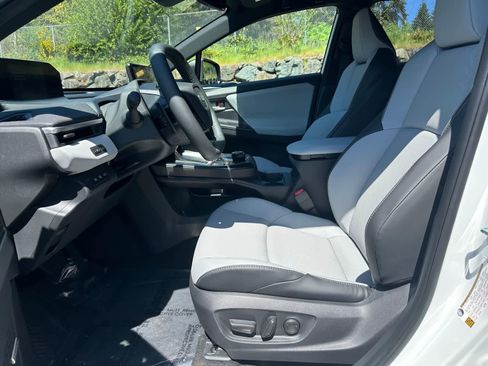 New 2026 Subaru Solterra AWD/4WD image 17