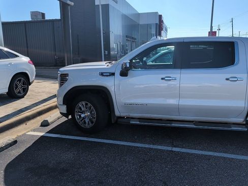 Used 2025 GMC Sierra 1500 Denali image 8