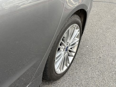 Used 2014 Ford Fusion SE w/ Equipment Group 202A image 13