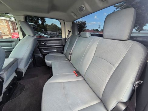 Used 2017 RAM 1500 Express RWD image 15