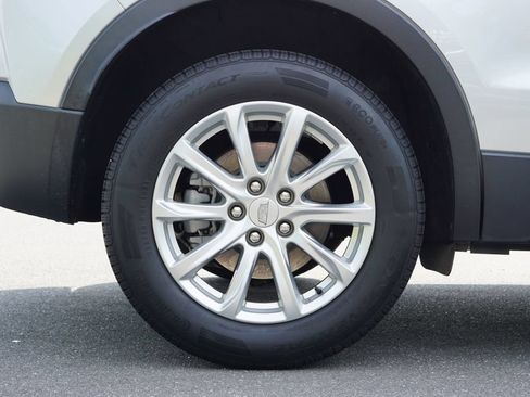 Used 2022 Cadillac XT4 Luxury w/ Cold Weather Package FWD image 14