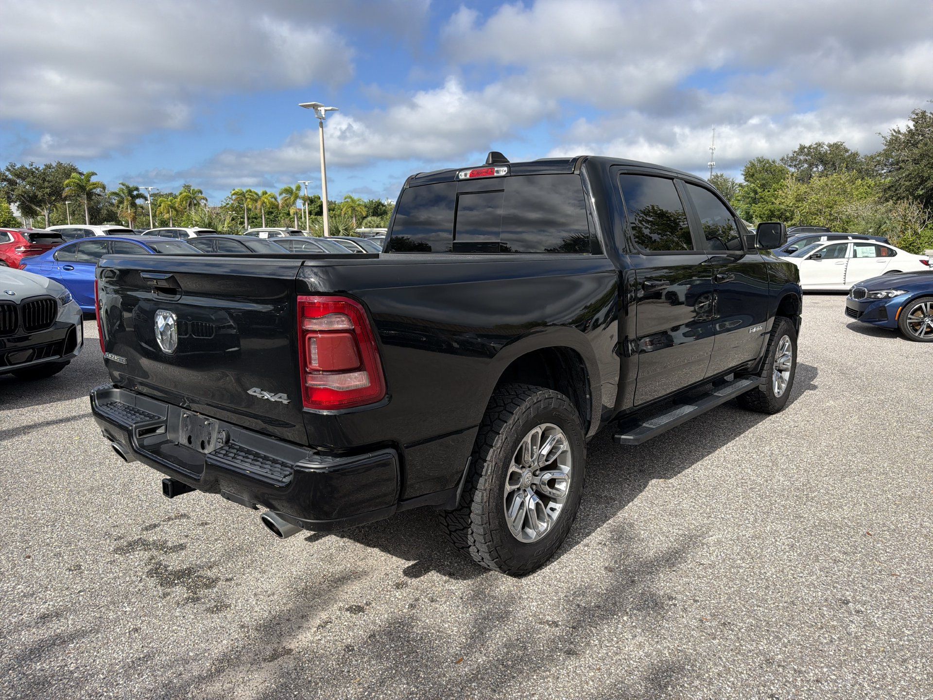 Used 2023 RAM 1500 Laramie AWD/4WD image 4