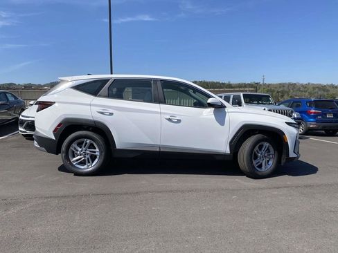 New 2026 Hyundai Tucson SE FWD image 2