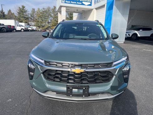 New 2026 Chevrolet Trax LT w/ Driver Confidence Package image 3