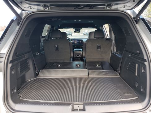 New 2026 Chevrolet Traverse LT w/ Midnight/Sport Edition image 11