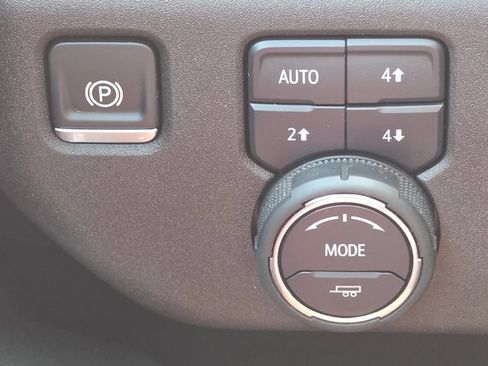 Used 2025 Chevrolet Silverado 2500 High Country w/ High Country Premium Package AWD/4WD image 30