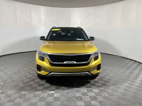 Used 2023 Kia Seltos S w/ Navigation Package image 3