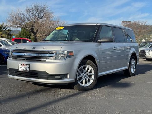 Used 2016 Ford Flex SE image 2