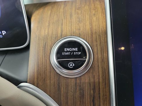 Used 2024 Mercedes-Benz GLC 300 4MATIC image 26