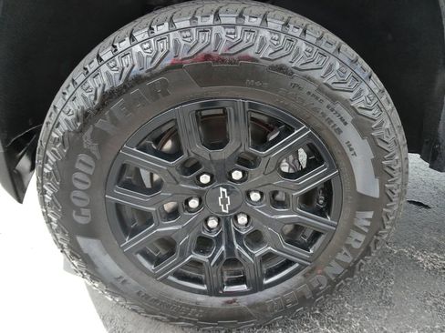 Certified 2024 Chevrolet Colorado Trail Boss w/ Advanced Trailering Package AWD/4WD image 11