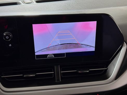 Used 2024 Chevrolet Trax RS image 3