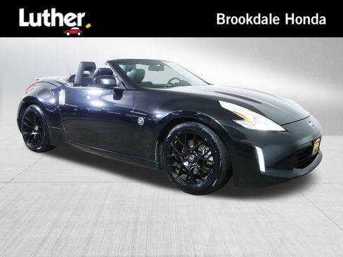 Used 2014 Nissan 370Z Roadster image 1