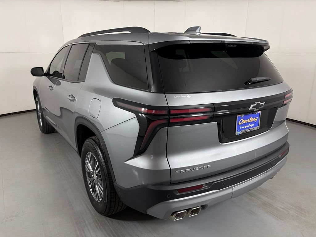 Used 2026 Chevrolet Traverse LT w/ Driver Confidence Package FWD image 7