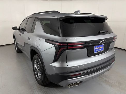 Used 2026 Chevrolet Traverse LT w/ Driver Confidence Package FWD image 7