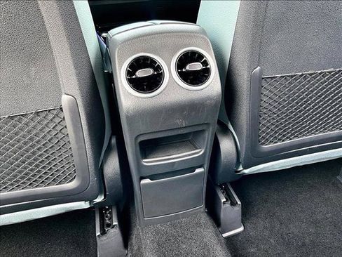 Used 2026 Mercedes-Benz GLB 250 image 25