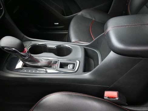 Used 2022 Chevrolet Equinox RS w/ RS Leather Package image 17