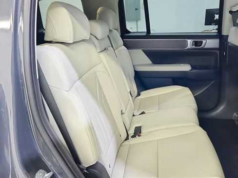 Used 2025 Hyundai Santa Fe SEL FWD image 28