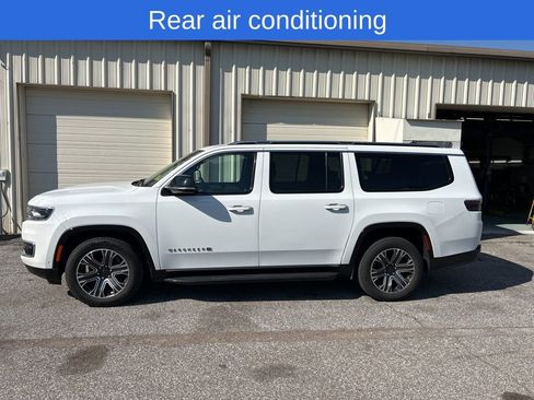 Used 2024 Jeep Wagoneer L Series II w/ Flexible Seating Group image 5