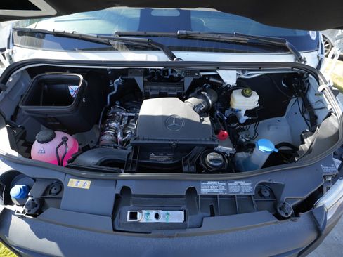 New 2025 Mercedes-Benz Sprinter 2500 image 11