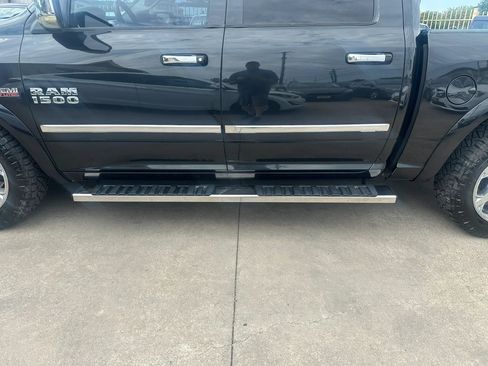 Used 2017 RAM 1500 Laramie RWD image 14