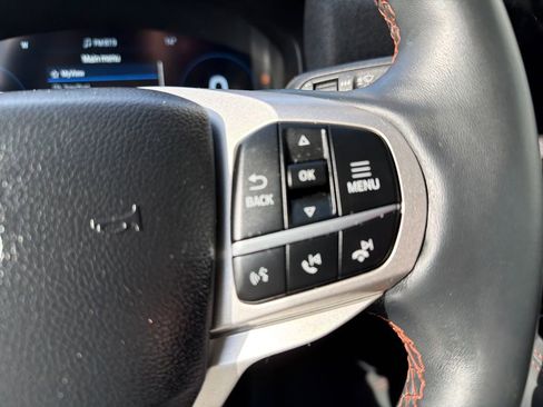 Used 2025 Ford Explorer Active image 40