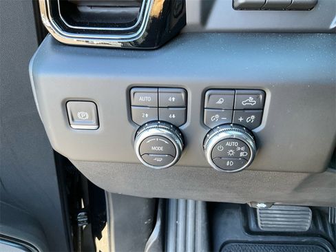 Used 2025 GMC Sierra 1500 AT4X image 11