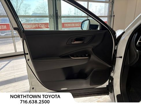 Used 2024 Toyota Crown XLE image 27