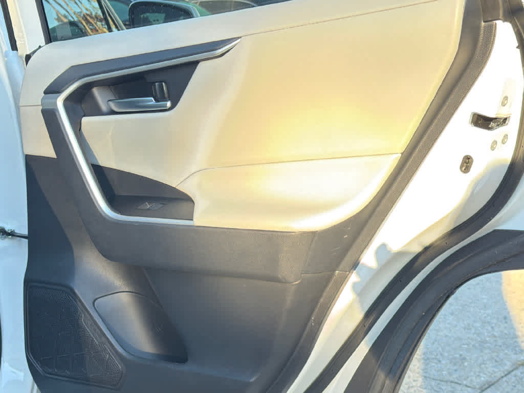 Used 2025 Toyota RAV4 XLE Premium FWD image 18