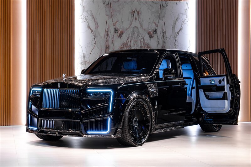 Used 2025 Rolls-Royce Cullinan AWD/4WD image 2