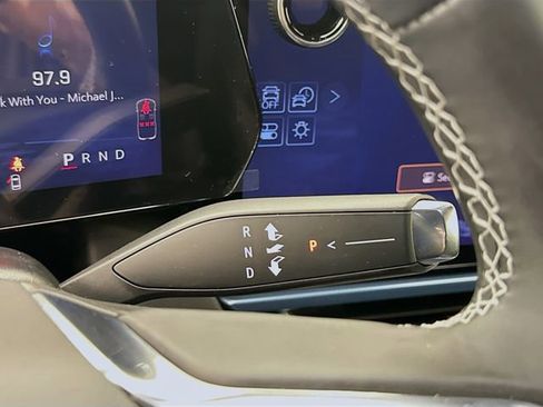 Used 2024 Chevrolet Equinox EV LT image 19