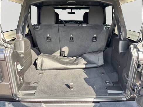 Used 2021 Jeep Wrangler Unlimited Sport AWD/4WD image 14