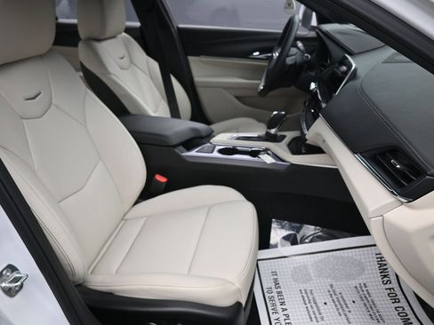 Used 2025 Cadillac CT4 Premium Luxury image 36