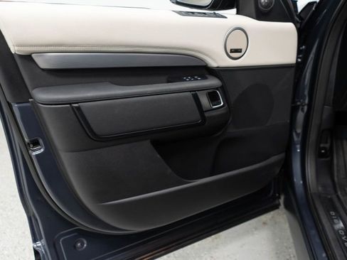 Used 2024 Land Rover Discovery Dynamic SE AWD/4WD image 20