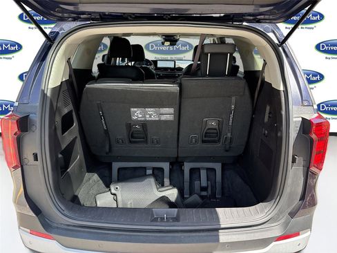 Used 2025 Kia Carnival FWD image 27